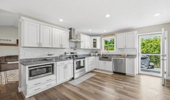 108 Farrar Dr, Aurora, IN 47001