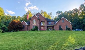 136 Lock Ln, Alum Creek, WV 25003
