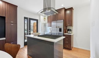 1130 COLONIAL Ave, Alexandria, VA 22314