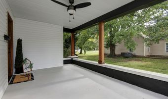 311 W Pleasant St, Aurora, MO 65605