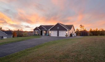 40 Knoll Crest Dr, Bangor, ME 04401