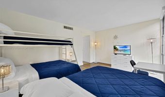 3101 N Country Club Dr 105, Aventura, FL 33180