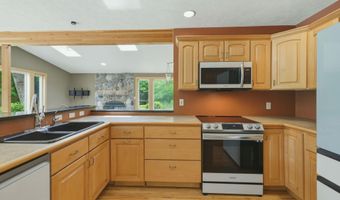 1372 Cramton Ave NE, Ada, MI 49301