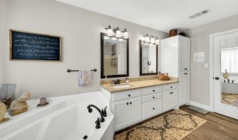 197 Consolation Dr, Millsap, TX 76066
