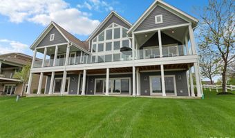 40561 N Newport Dr, Antioch, IL 60002