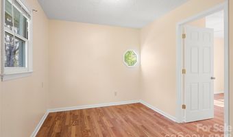 6 Mulberry Dr, Arden, NC 28704