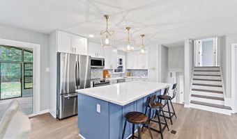 8404 CHERRY VALLEY Ln, Alexandria, VA 22309