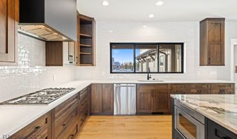 1019 Bridger Lake Dr, Bozeman, MT 59715