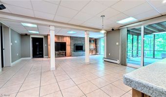 6409 Old Wood Rd, Ashtabula, OH 44004