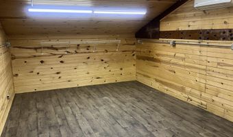 601 E 10th St, Alton, IA 51003