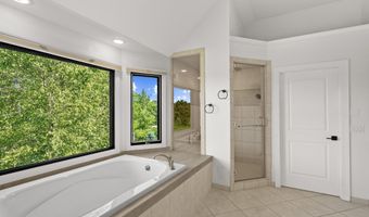 5636 Meadow Ln, Ann Arbor, MI 48105