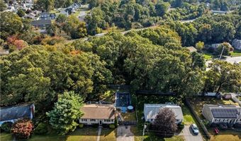 37 Carriage Rd, Cranston, RI 02920