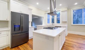 107 GREENVILLE St, Abbeville, SC 29620