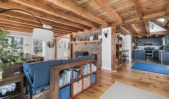 40 Charlotte Ave, North Kingstown, RI 02874