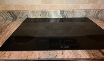 10900 HOLYSTONE Ln 202, Berlin, MD 21811