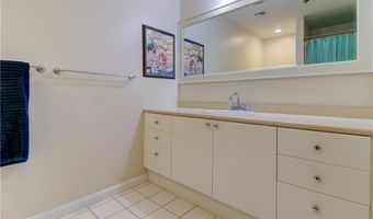 2 School St 403, Lincoln, RI 02802