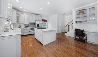 17 WATERTON Dr, Bear, DE 19701