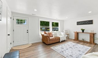233 S Division St, Auburn, IN 46706
