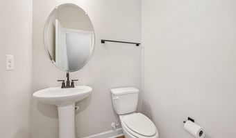 7355 MOUNTAINEER Dr, Alexandria, VA 22306