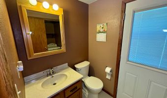 1005 3rd St, Britton, SD 57430