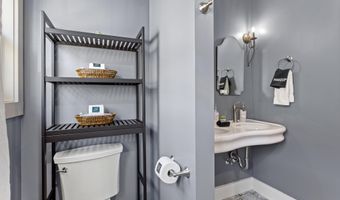 782 Water St, Biloxi, MS 39530