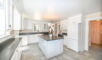 9 Lawes Ave, Bedford, NH 03110