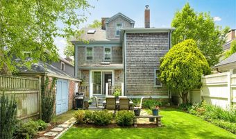 47 Second St, Newport, RI 02840
