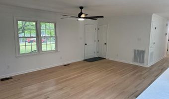 611 E L Ives Dr, Aberdeen, NC 28315