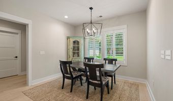 24 Alumni Rd, Beaufort, SC 29907