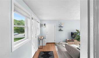 48 Flagg Ave, Warwick, RI 02886
