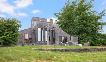 668 Indian Ave, Middletown, RI 02842
