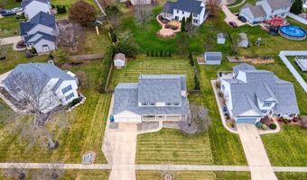 915 Red Tailed Ln, Amherst, OH 44001