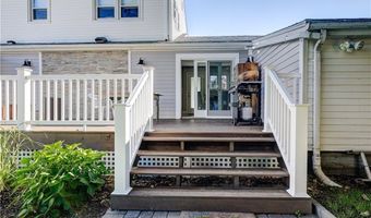 18 Sylvan Ter, Newport, RI 02840