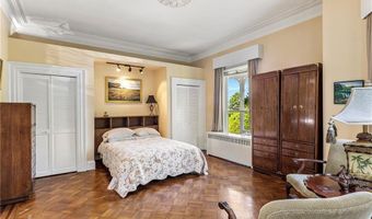 245 Eustis Ave B, Newport, RI 02840