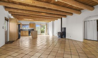 11 Mesa Sea Rd, Arroyo Hondo, NM 87513
