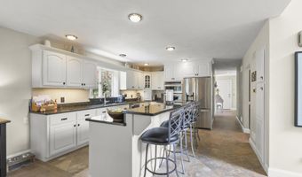 5 Lancaster Ln, Bourne, MA 02532