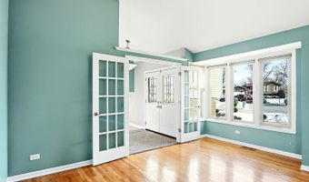 818 RUMPLE Ln, Addison, IL 60101