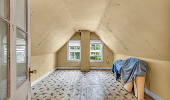 44 Maple Ave, Canton, CT 06019