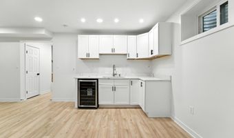 2339 N POWHATAN St, Arlington, VA 22205