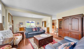 180 Sylvan Lake Blvd, Bayville, NJ 08721