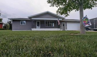 821 Country Club Dr, Akron, IA 51001