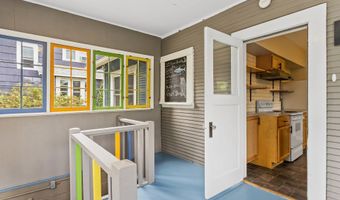 504 ABERNETHY Rd, Oregon City, OR 97045