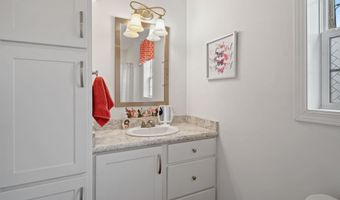 53 Greenlawn Dr, Danbury, CT 06810