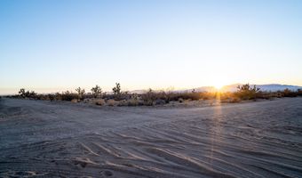 2641 S Javalina Rd, Yucca, AZ 86438