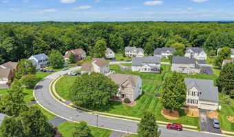 10 WHIRLAWAY Dr, Bear, DE 19701