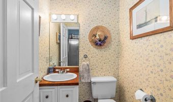 93 MILL St B, Newport, RI 02840