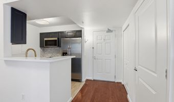 880 N POLLARD St 222, Arlington, VA 22203
