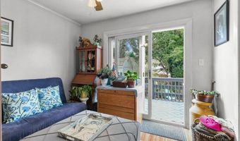 41 Perry Ave, Middletown, RI 02842