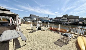 210 Fernwood Dr, Bayville, NJ 08721