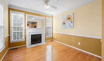 8245 LAMBERTS Ln, Alexandria, VA 22309